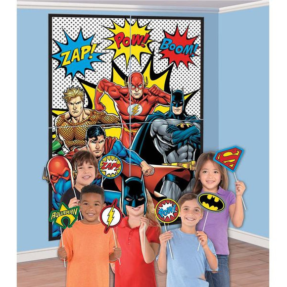 Justice League Scene Setters Wall Decoration with Photo Props